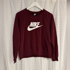 Nike Women's Maroon/Wine Crew Neck Sweatshirt with Swoosh Logo Size Medium